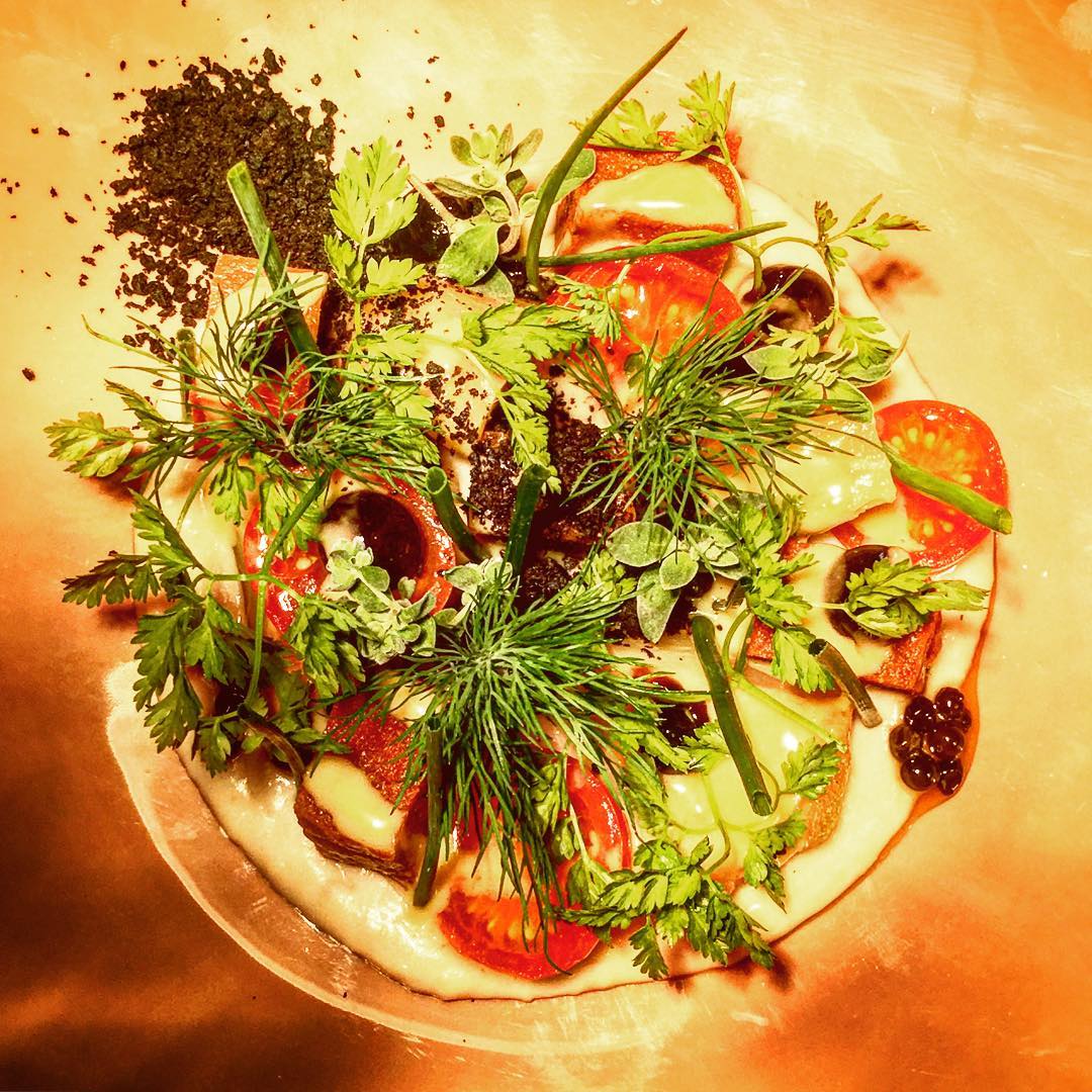 #boca#gastrobar#hannover#food#instafood#foodart#instachef#bocagastrobar#sommer#salat#kräuter#tomaten#grünerpfeffer#weißebohnen#artischocke#oliven#wodielistisst